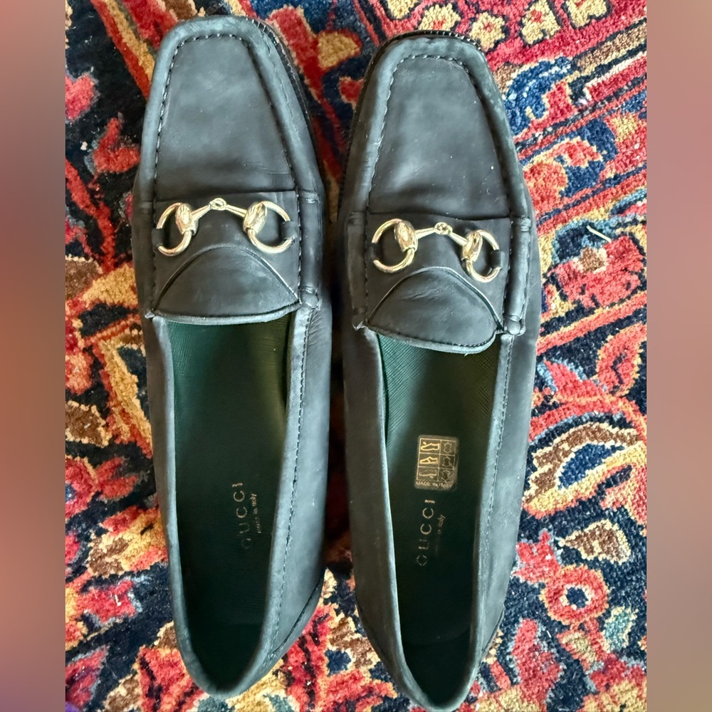 Gucci Black Leather Loafers with Silver Detailing